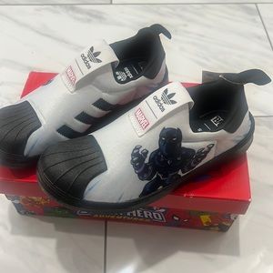 Adidas superstar 360c black panther